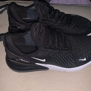 Nike 270